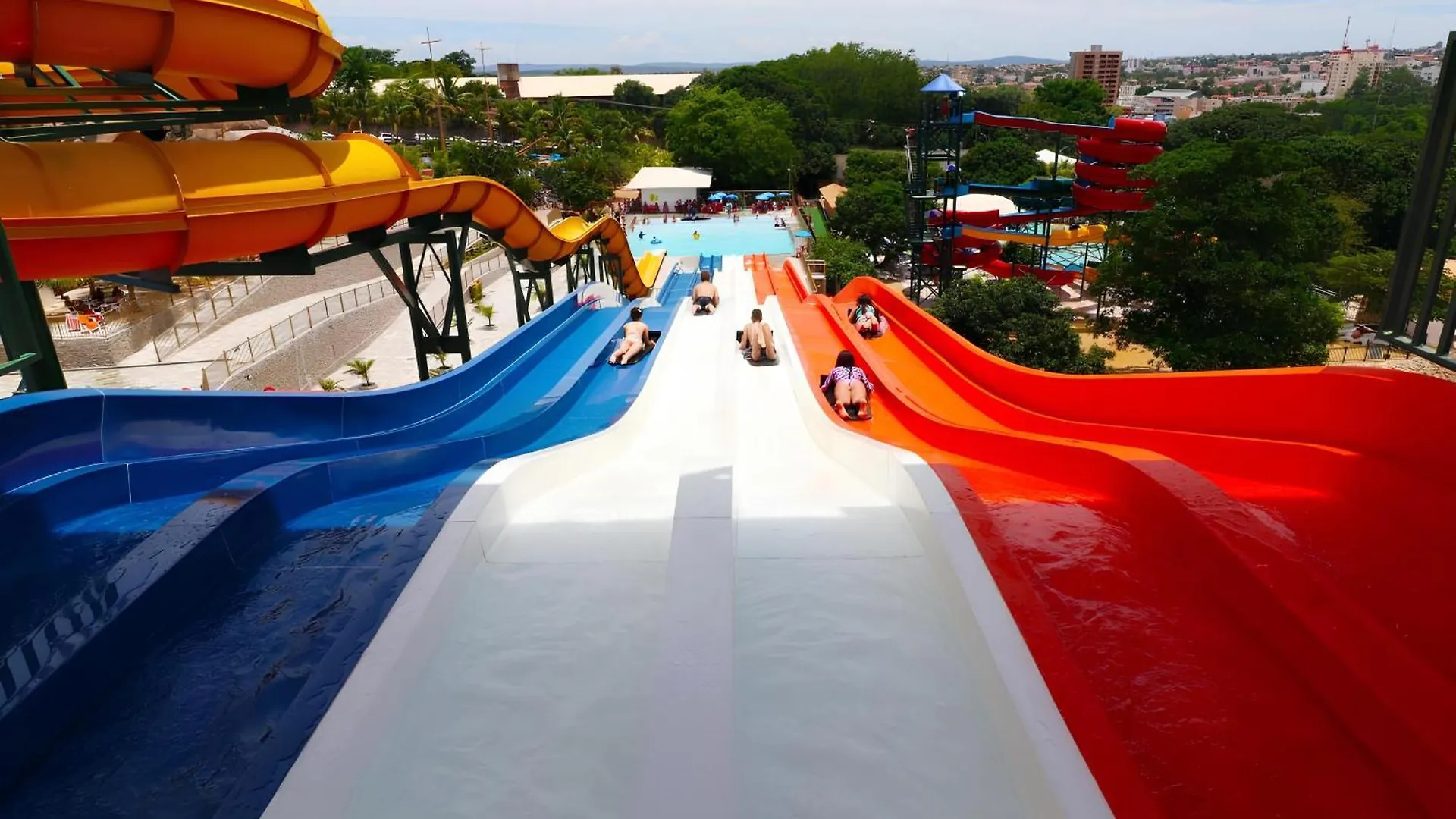 Spazzio Diroma - Acesso Gratuito Ao Acqua Park Caldas Novas